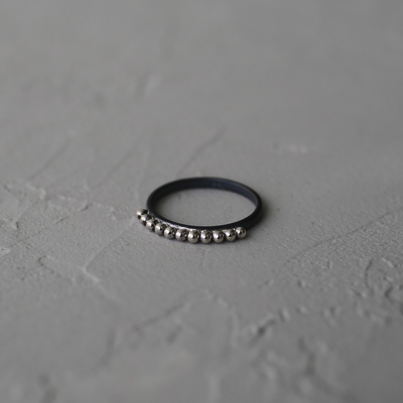 Серебряное кольцо с чернением Dots