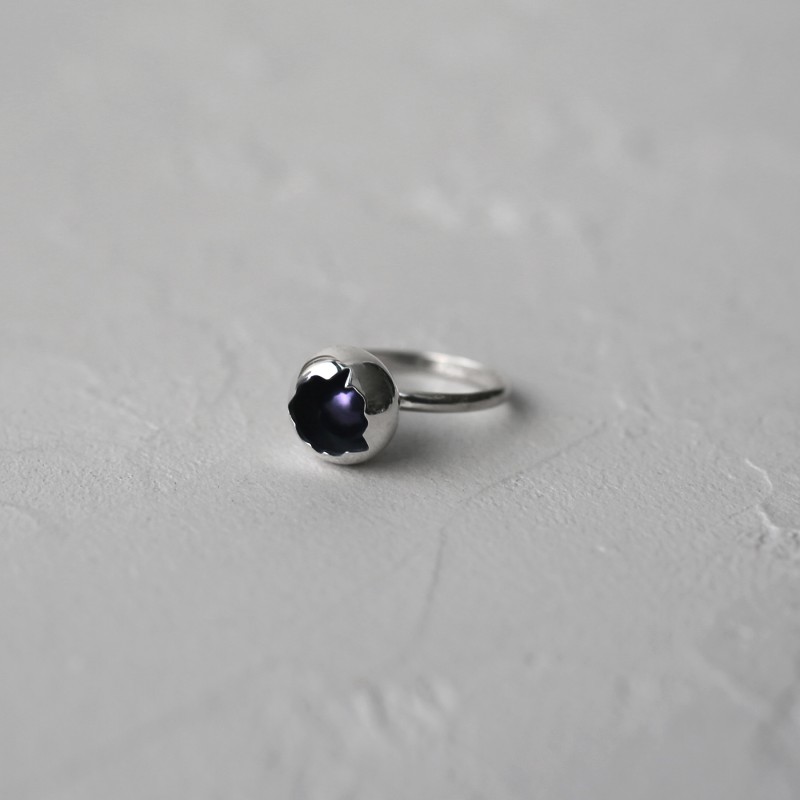 Серебряное кольцо с тёмным жемчугом Concave