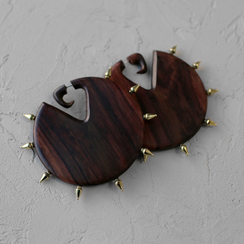 Серьга-Обманка из дерева со вставками из латуни