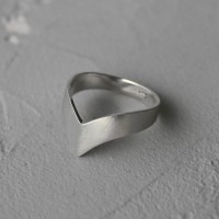 Серебряное кольцо Tiara