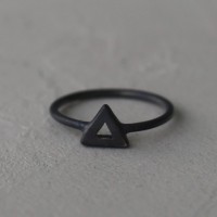 Серебряное чернёное кольцо Delta