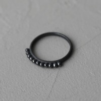 Серебряное чернёное кольцо Dots