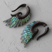 Серьга обманка из раковины пауа