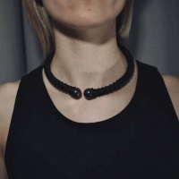 Ожерелье крученое с майорикой